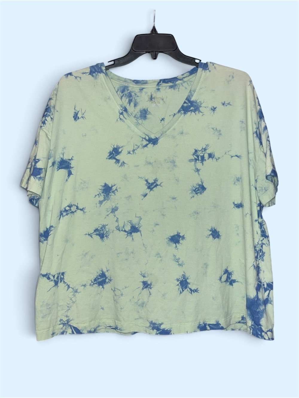Women’s V-Neck Tie-Dye Top in Mint and Blue